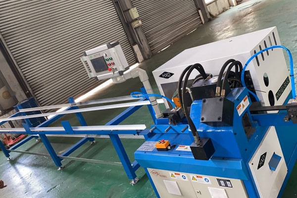 法蘭下料衝（chōng）孔機